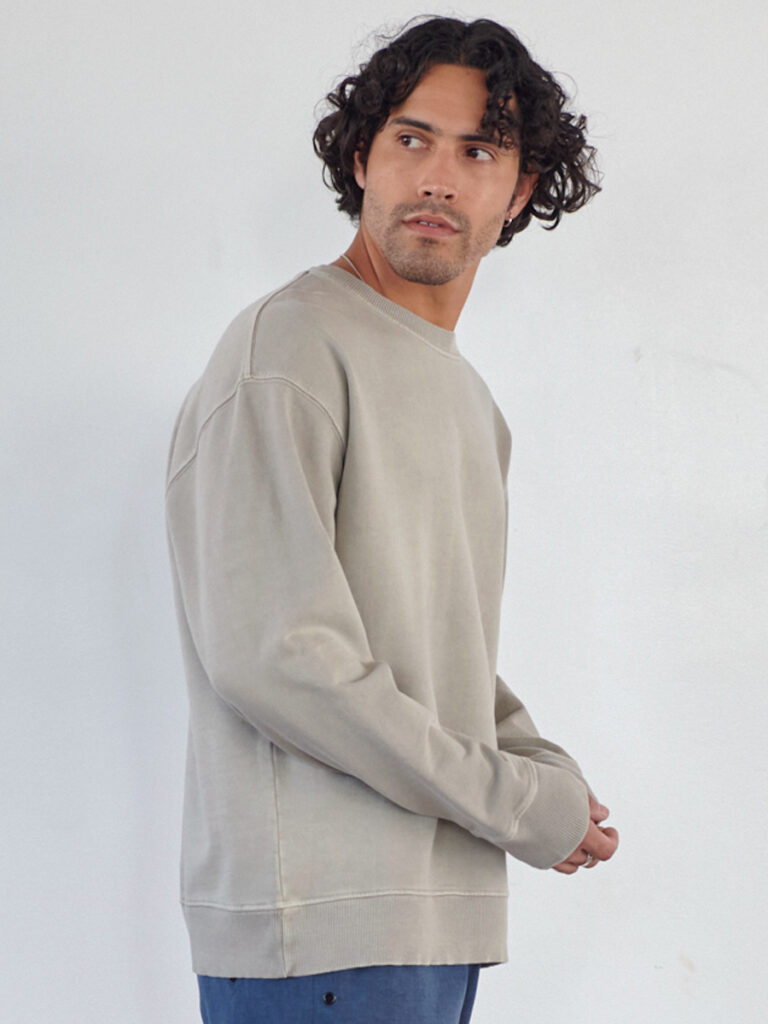 Cotton classic fit long sleeve crew neck sweatshirt